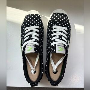 Cariuma Black and White Polka Dot Sneakers NWT/no box